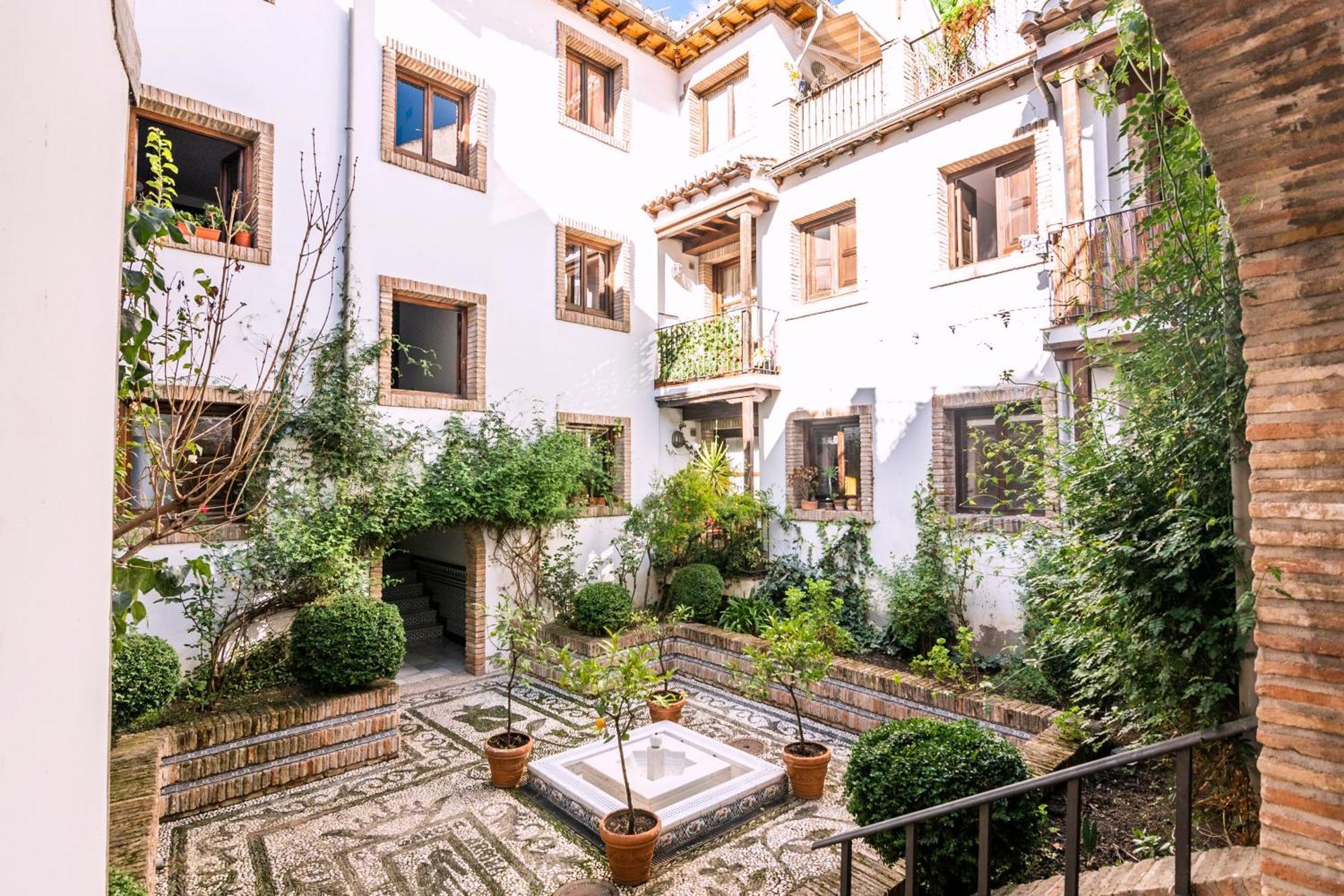 Tuguest Nazari Caldereria Apartments - Free Parking Гранада Экстерьер фото